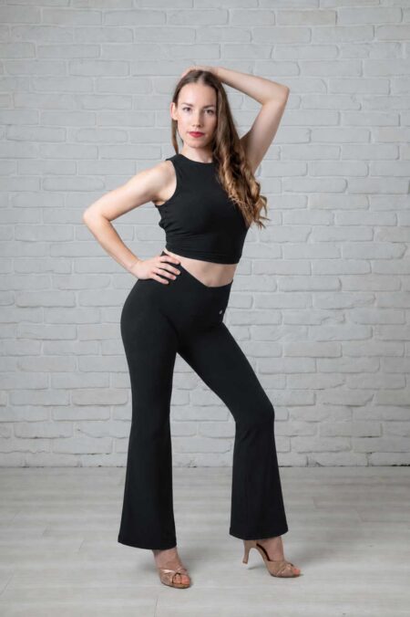 Mirada Fekete Sarah top és Mirada Fekete Viktória leggings elöl nézete